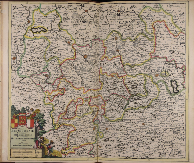 Eine detaillierte Karte von Deutschland, einschließlich geografischer Merkmale wie Flüsse, Berge und Städte, ist auf einem offenen Buch mit begleitendem Beschreibungstext dargestellt.