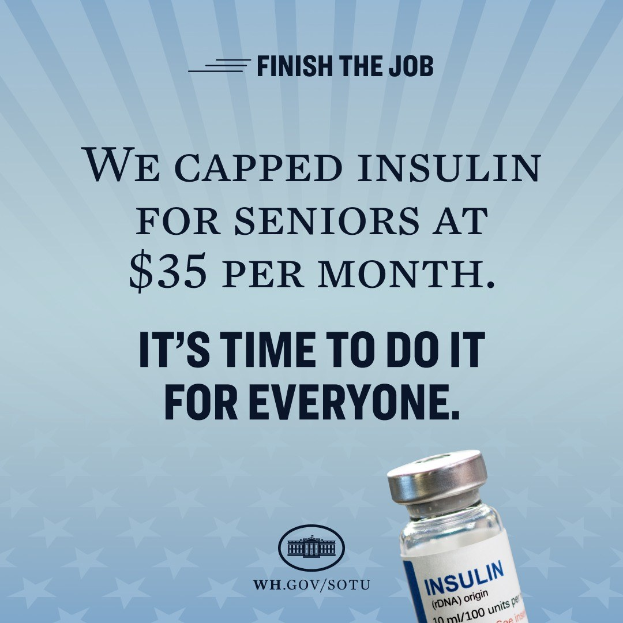 Ein Plakat zeigt eine Insulinampulle rechts mit dem Text "Wir haben Insulin für Senioren auf 35 Dollar pro Monat gedeckelt. Es ist an der Zeit, das für alle zu tun."