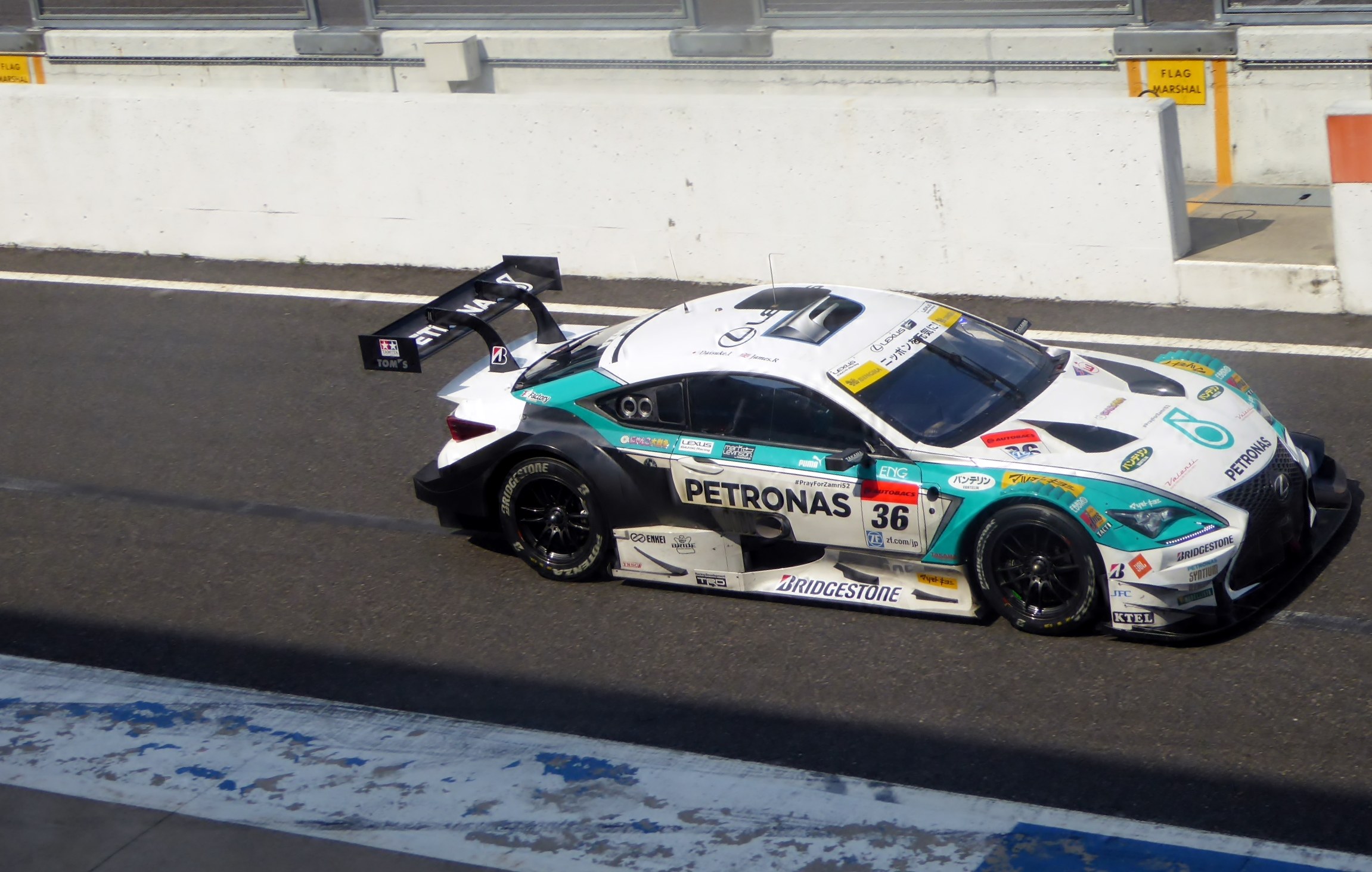 Mercedes-AMG triumphiert beim ADAC GT4 Germany Saisonstart in Oschersleben