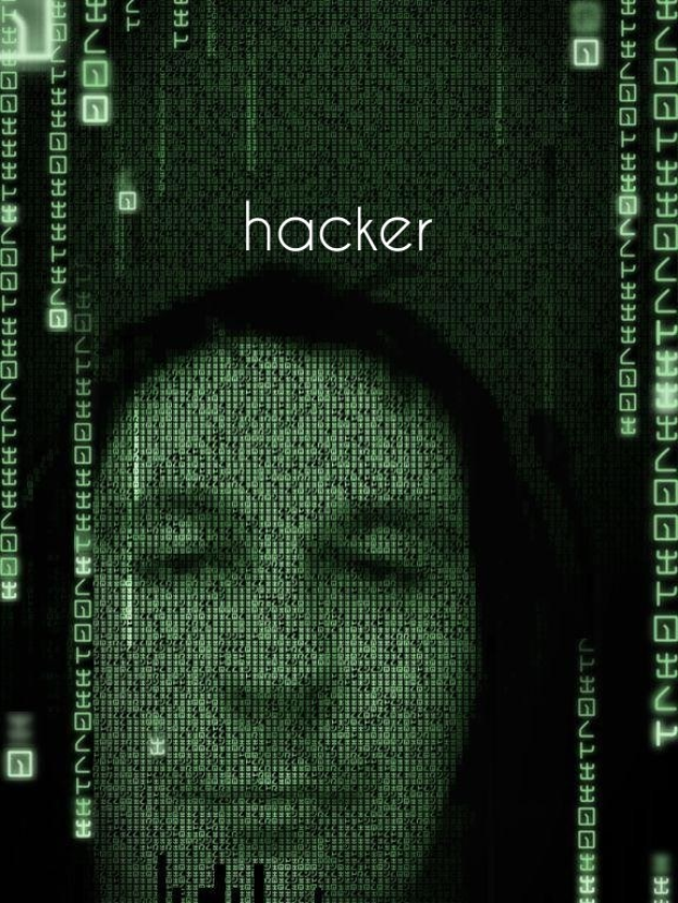 Das Gesicht eines Hackers in der Mitte eines Bildschirms mit dem Wort 'Hacker' und Binärcode.
