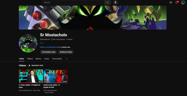 Screenshot einer Website mit schwarzem Hintergrund, das animierte Bilder und Text anzeigt, einschließlich der Überschrift "Wie lade ich YouTube-Videos herunter."