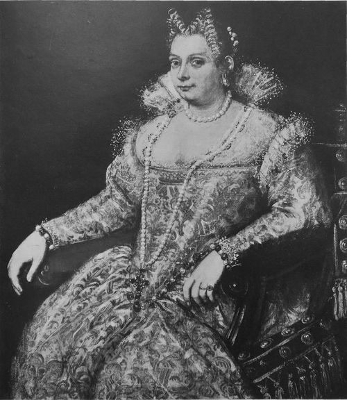 Schwarzes und weißes Porträt der Queen Elizabeth I. von England, die in einem Stuhl sitzt und ein hochgeschlossenes königliches Kleid mit langen Ärmeln trägt und ihr Haar zu einem ordentlichen Knoten gebunden hat, mit feinen Gesichtszügen.
